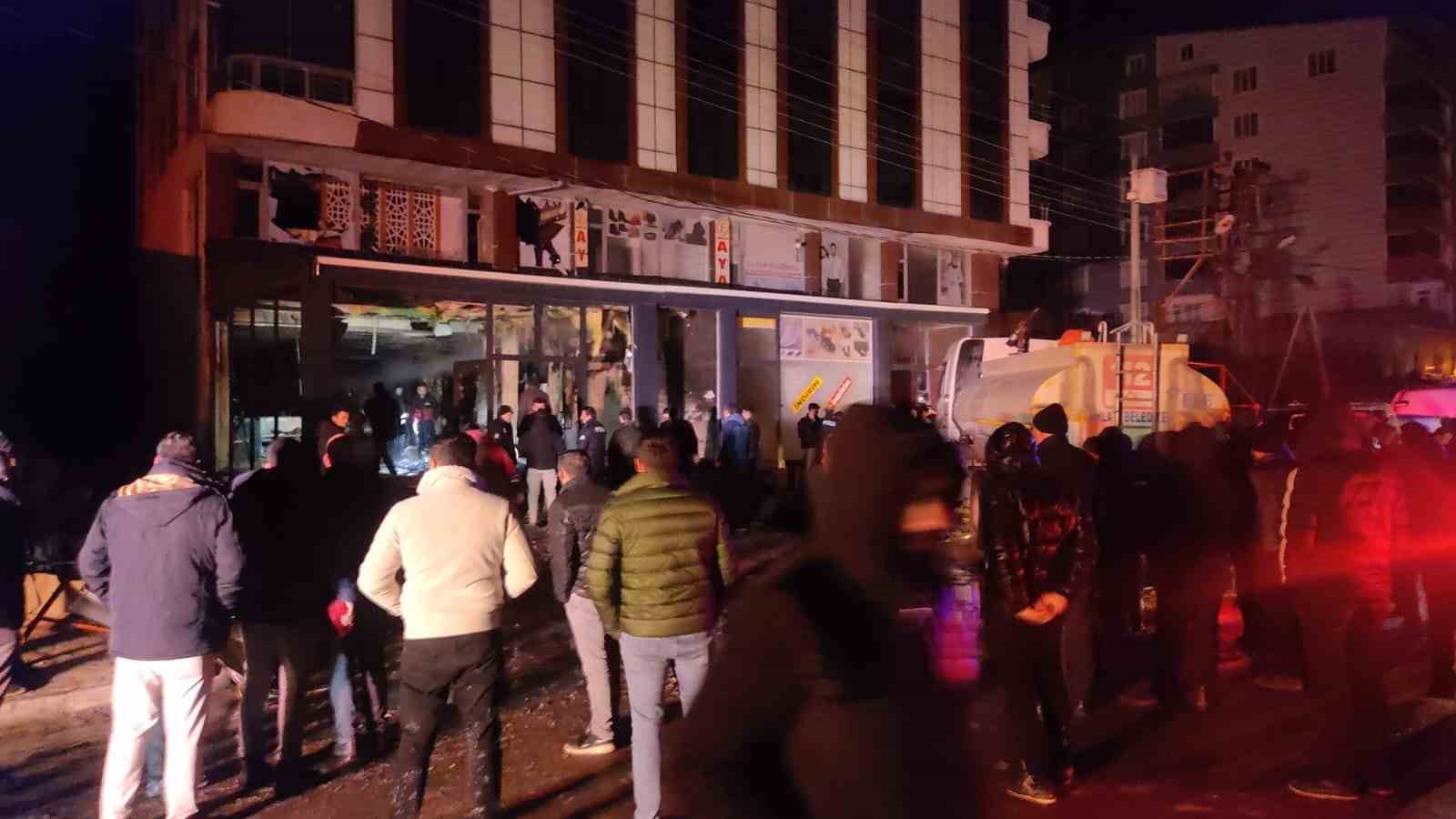 Ahlat&rsquo;ta giyim mağazasında yangın
