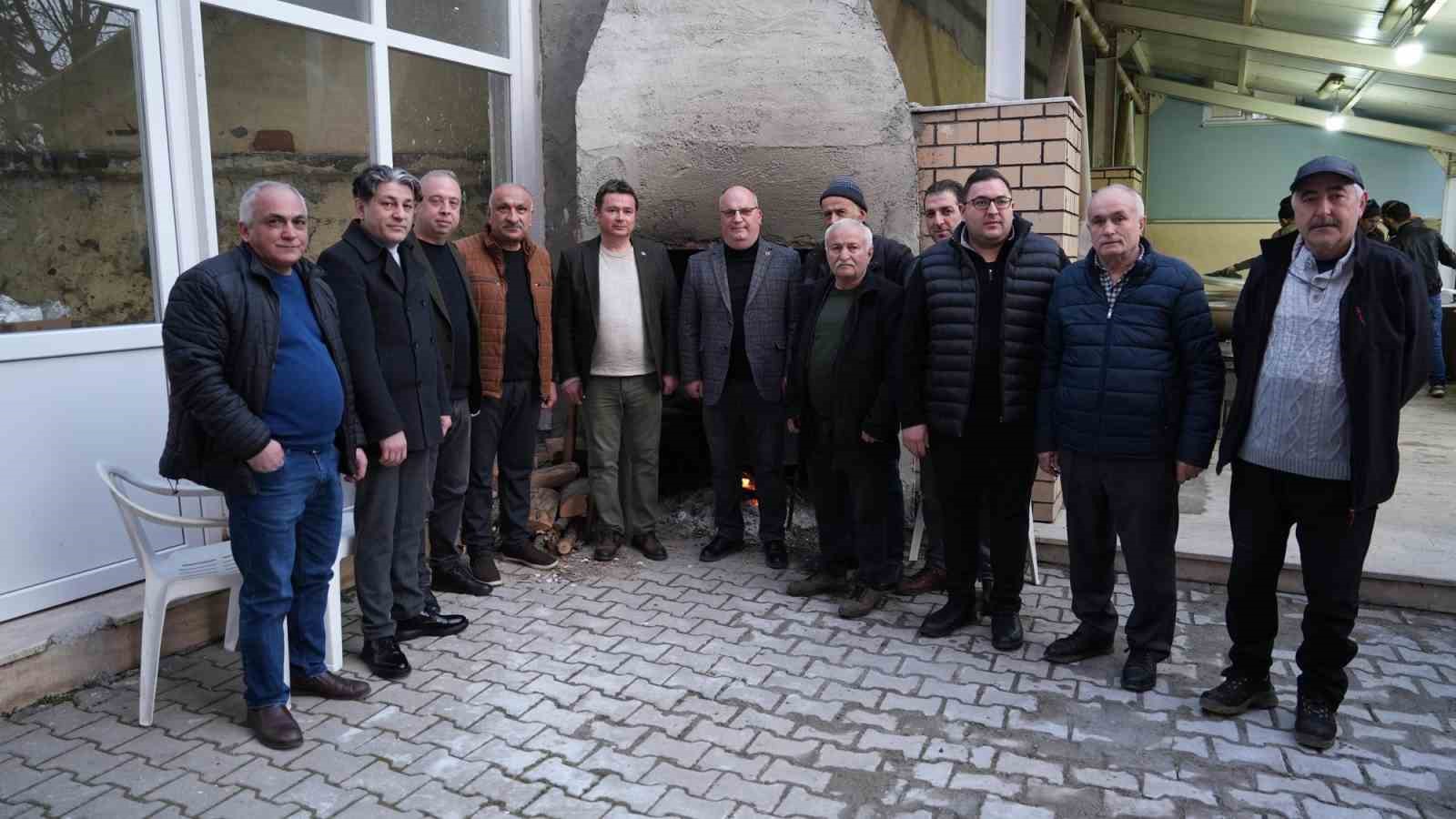 Başkan Aydın vatandaşlarla iftar yaptı