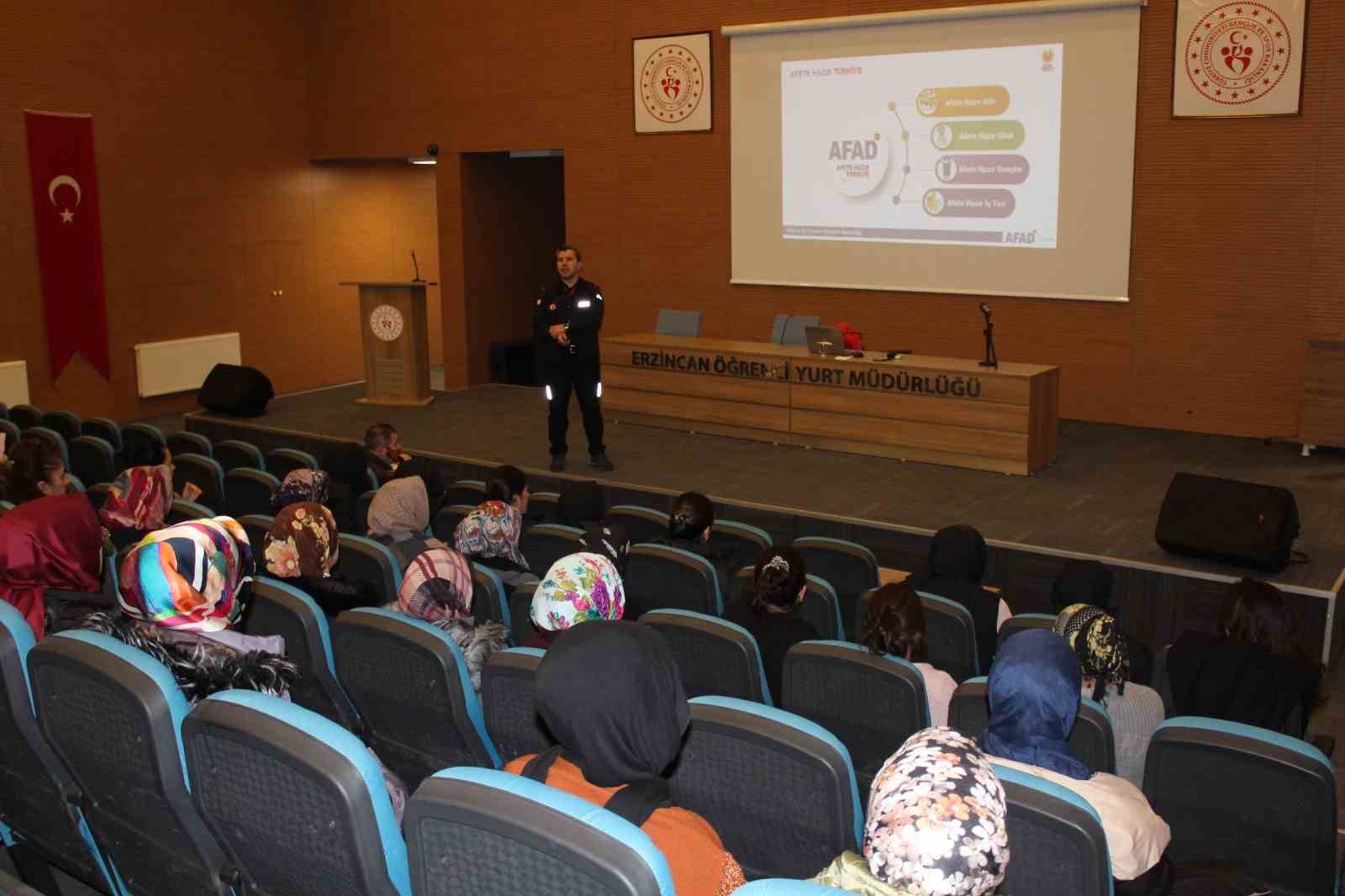 Erzincan &Ouml;ğrenci Yurdu&rsquo;nda afet farkındalık ve yangın eğitimi d&uuml;zenlendi
