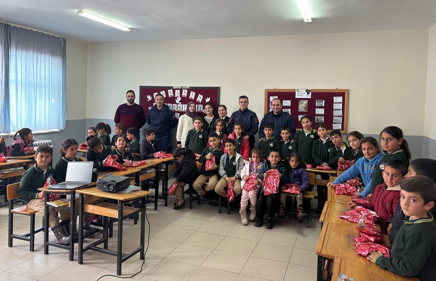 Ahlatlı öğrencilere ‘Suda Boğulma Olaylarının Önlenmesi’ eğitimi