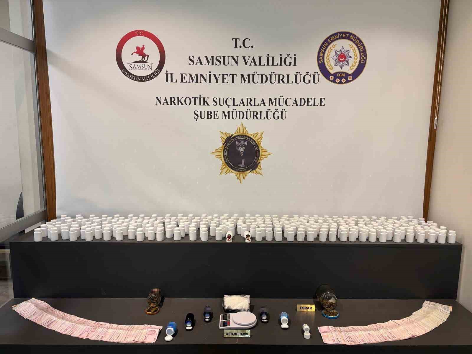 Buzdolabının i&ccedil;i dahil evin her tarafından uyuşturucu &ccedil;ıktı
