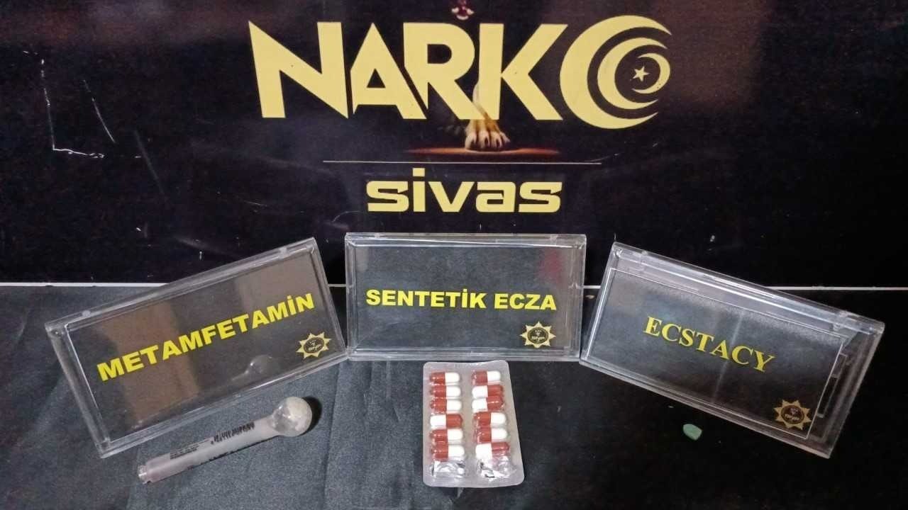 Sivas'ta Uyuşturucu Tacirlerine Darbe: 7 Gözaltı, Cezaevine Gönderildi!