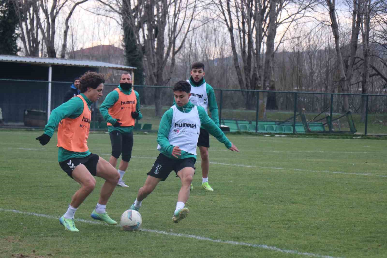 Sakaryaspor, İstanbulspor mesaisine başladı
