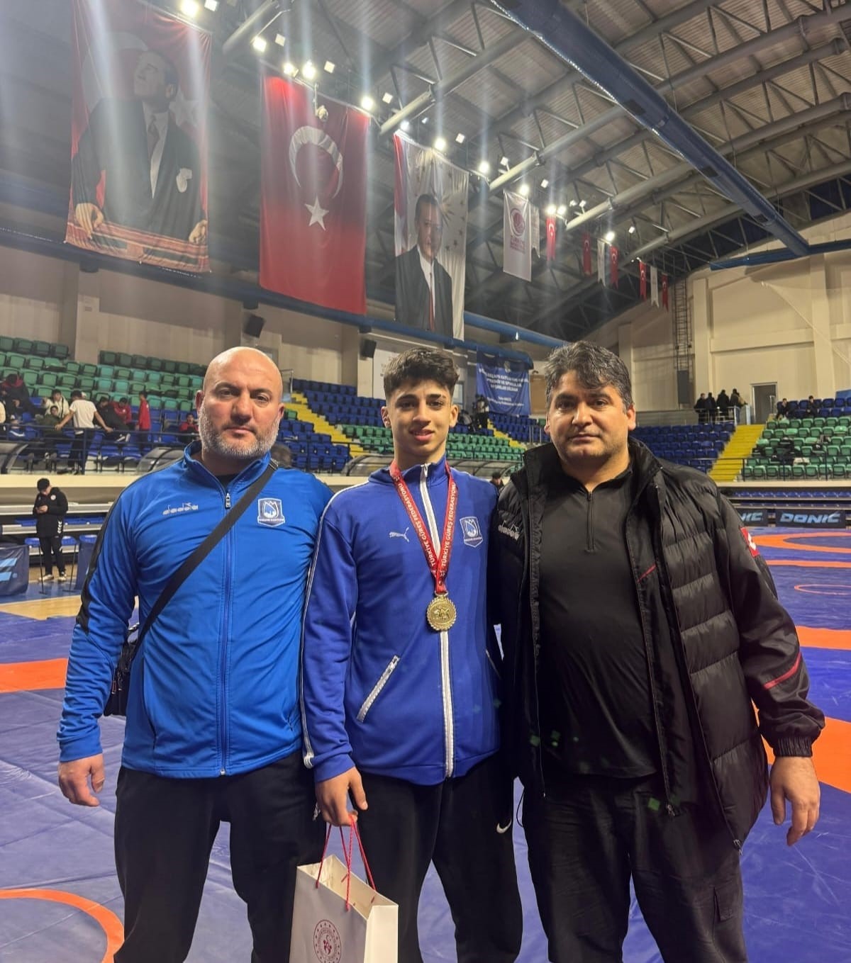 Yunusemreli g&uuml;reş&ccedil;iler grup şampiyonalarından başarıyla d&ouml;nd&uuml;
