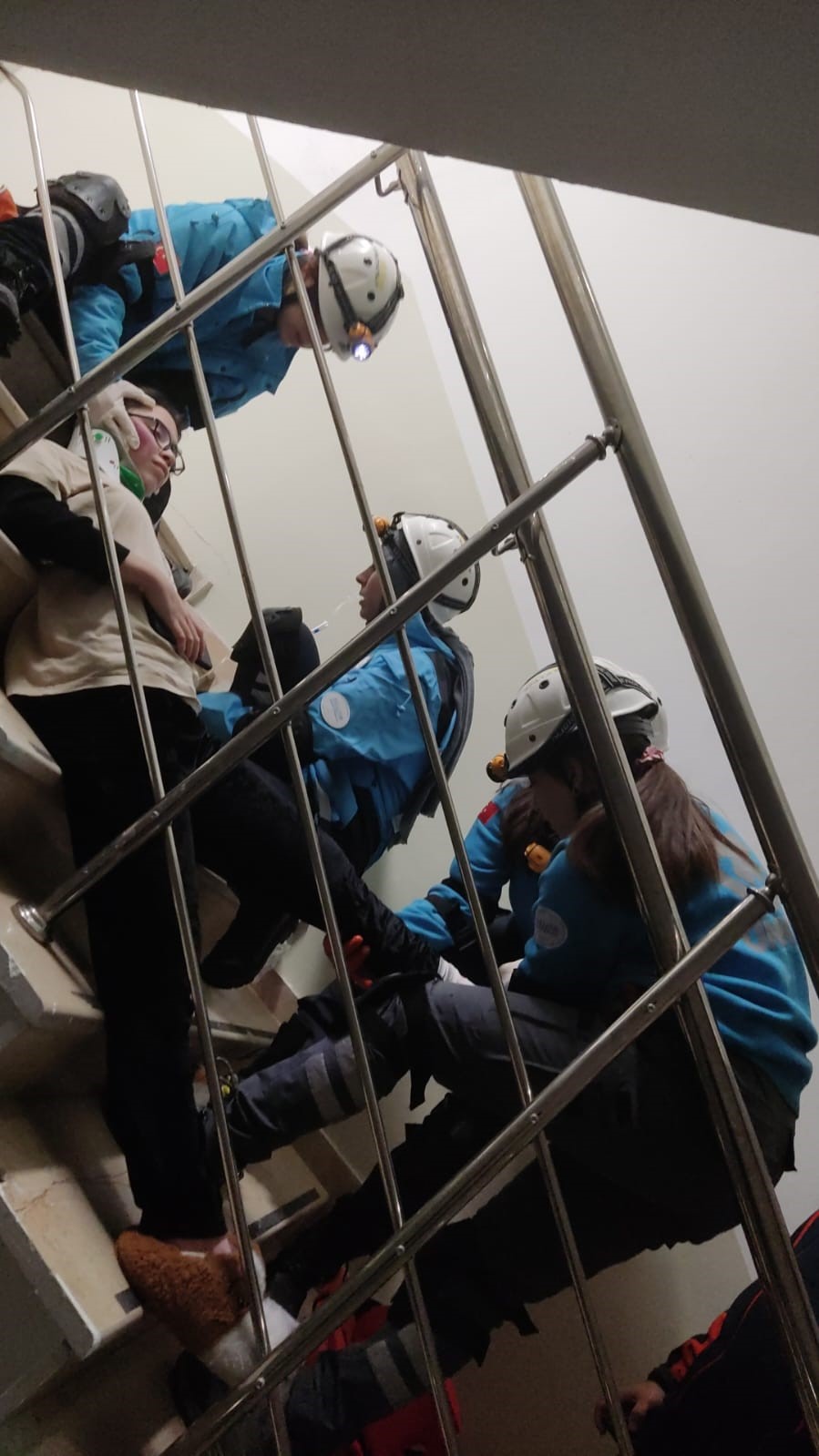 Okul pansiyonu siren sesleriyle yankılandı
