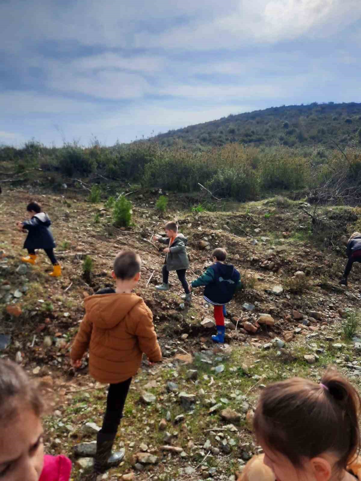 Marmaris&rsquo;te fidanlar toprakla buluşmaya devam ediyor
