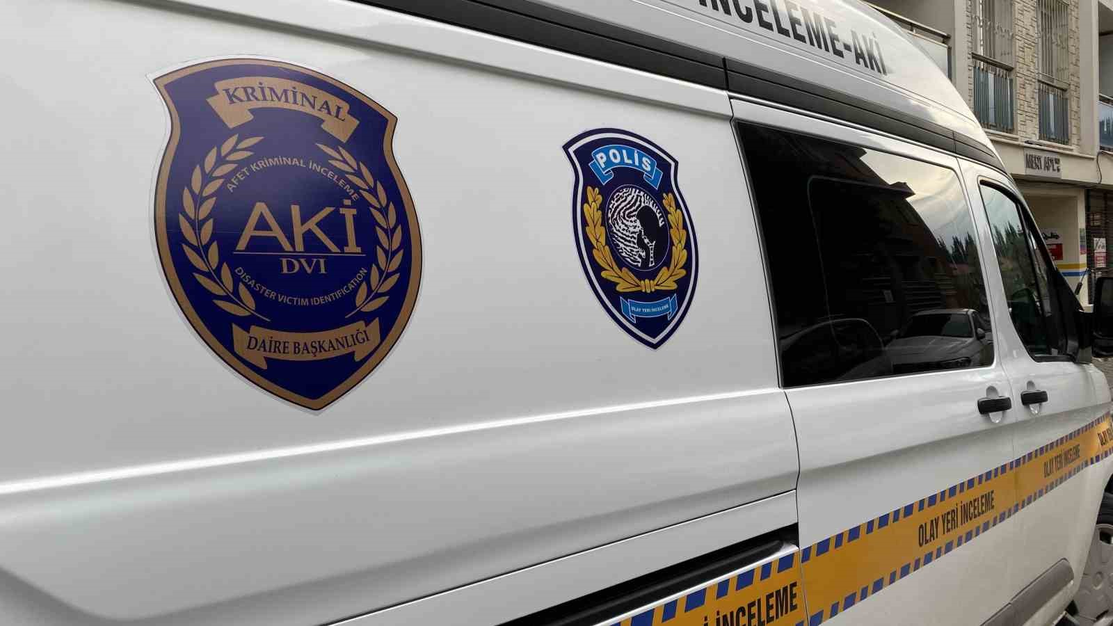 Y&uuml;ksekten d&uuml;şen kadın yaralandı
