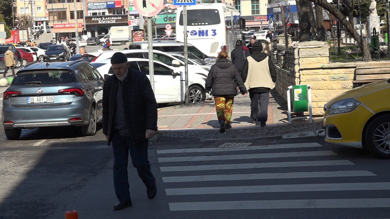 Kırklareli sokaklarında Edip Akbayram şarkıları yankılandı
