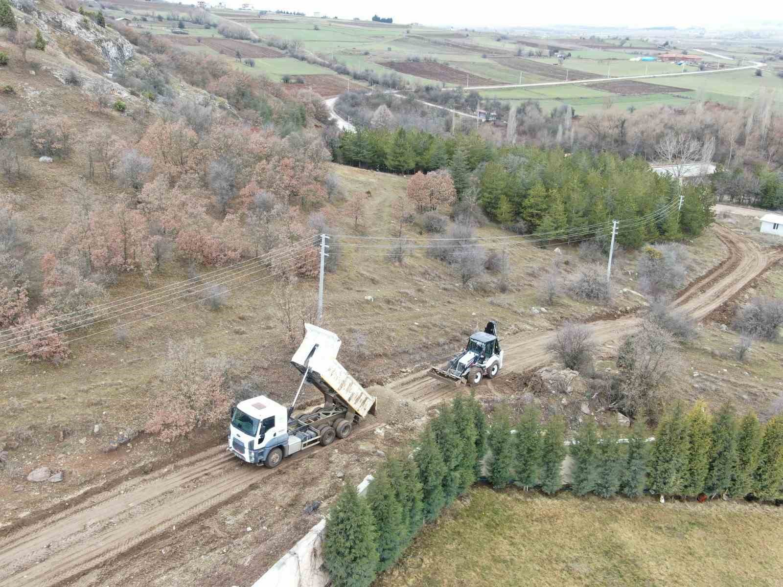 İnönü’de stabilize yol çalışması yapıldı