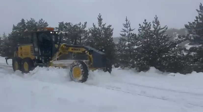 Yozgat&rsquo;ın y&uuml;ksek kesimlerinde karla m&uuml;cadele s&uuml;r&uuml;yor
