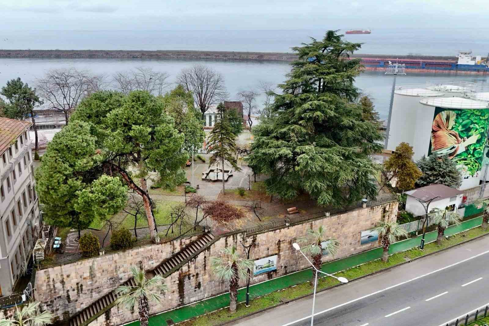 Giresun Belediye Başkanı Fuat K&ouml;se, Taşbaşı Parkıyla ilgili alınan karar tepki g&ouml;sterdi

