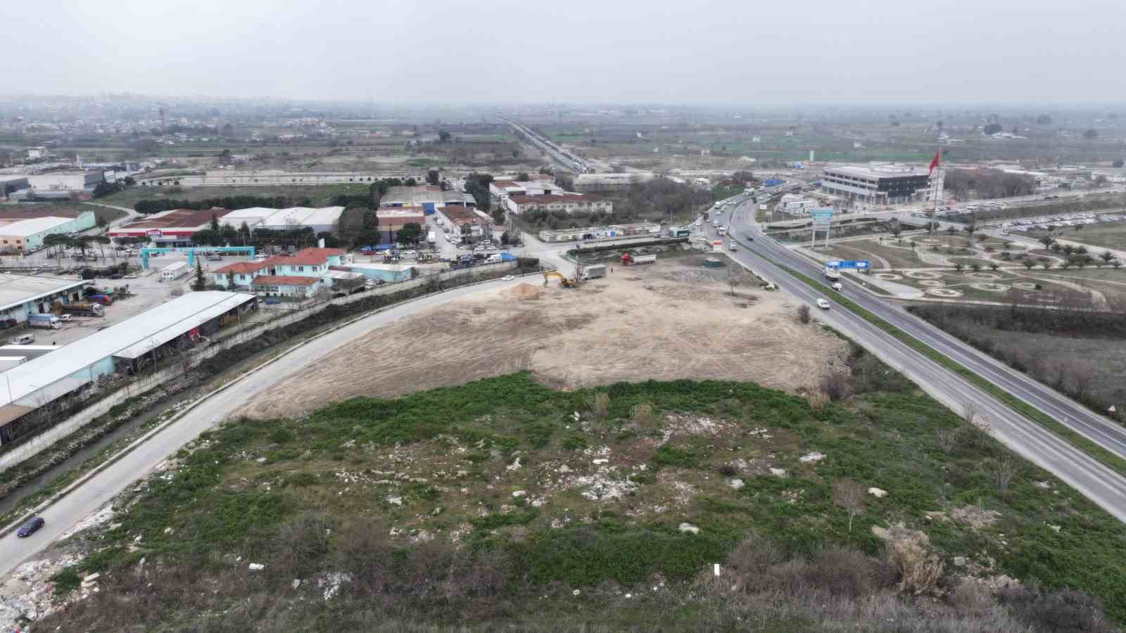 &Uuml;&ccedil; g&uuml;nde 1037 kamyon hafriyat kaldırıldı
