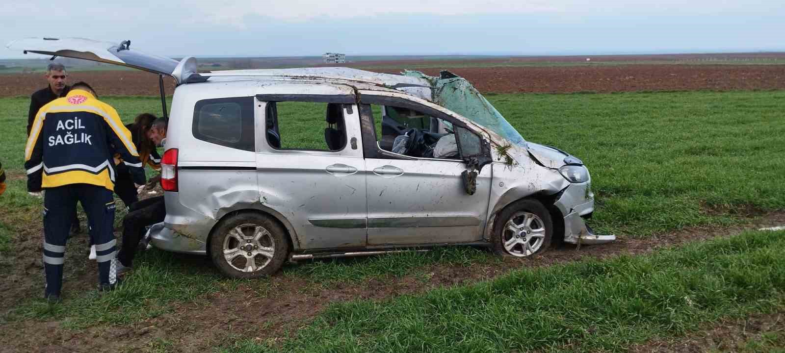 Tekirdağ’da hafif ticari araç takla attı: 4 yaralı