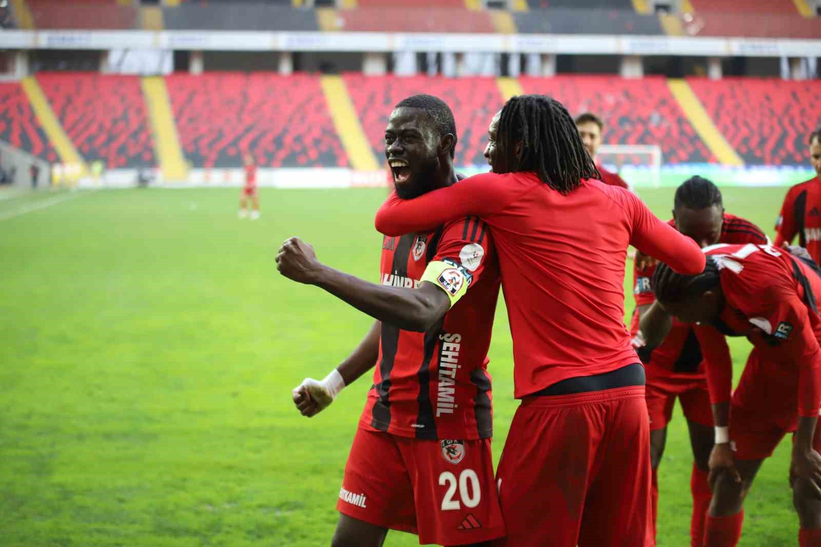 Trendyol S&uuml;per Lig: Gaziantep FK: 3 - Ey&uuml;pspor: 1 (Ma&ccedil; sonucu)
