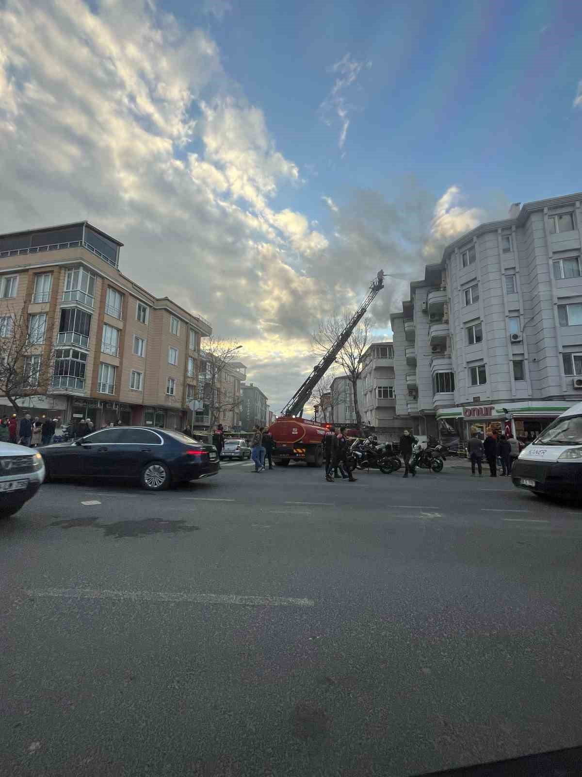 Kırklareli&rsquo;nde &ccedil;atı katında korkutan yangın
