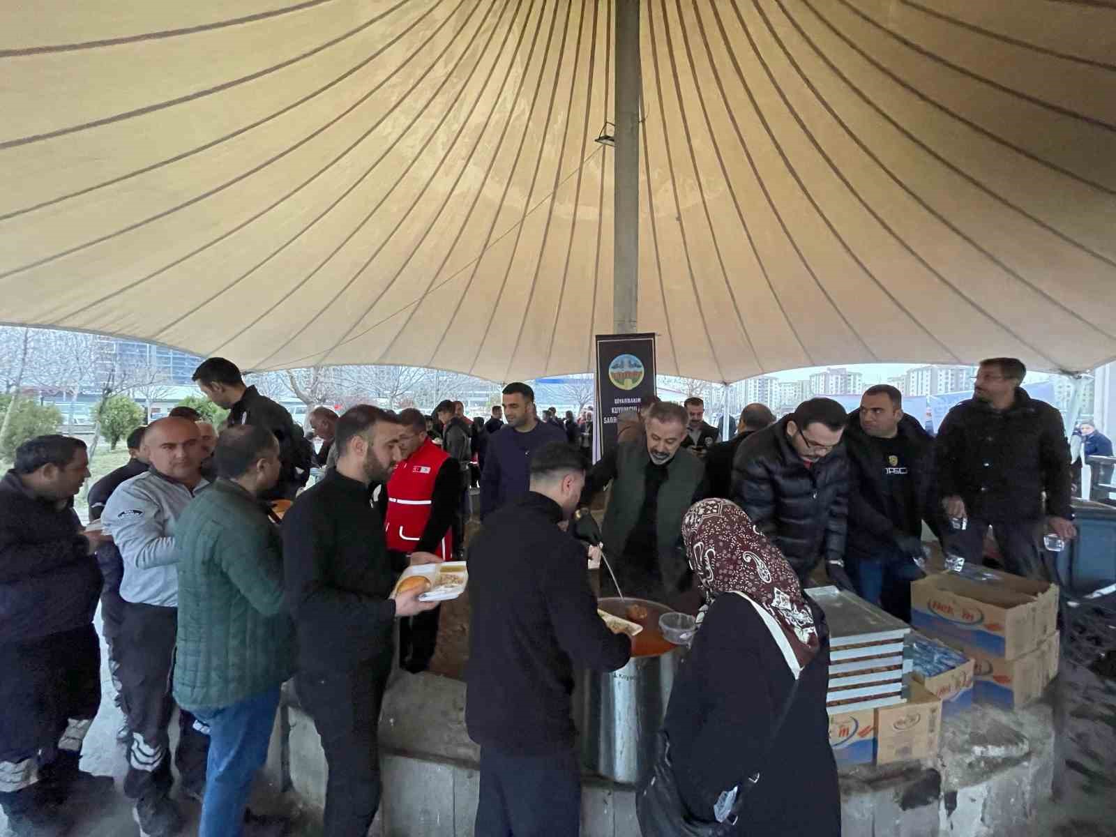 Bingöl’de her gün 2 bin kişiye iftar yemeği veriliyor