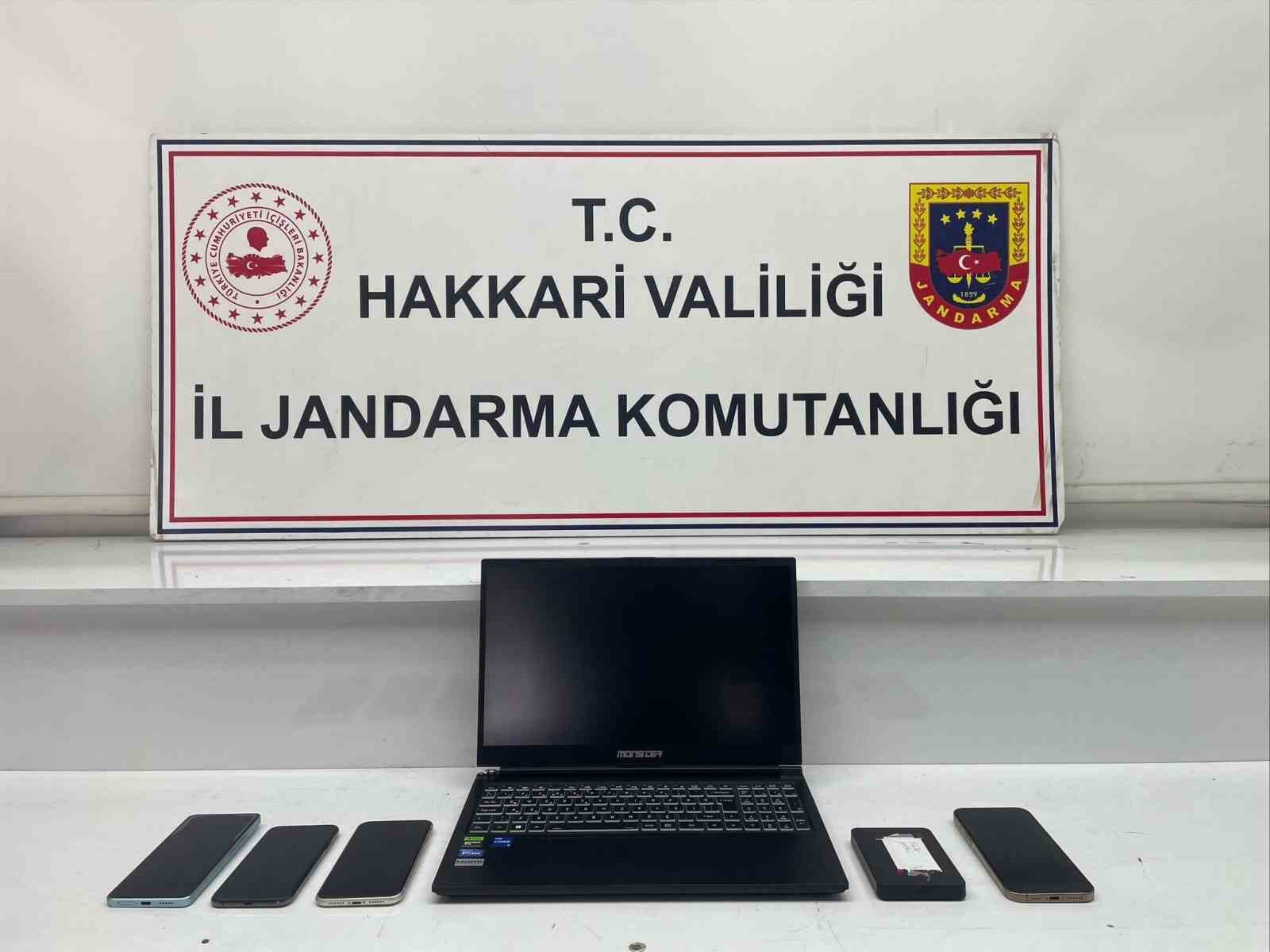Hakkari jandarması dolandırıcılık şebekesini &ccedil;&ouml;kertti: 5 g&ouml;zaltı
