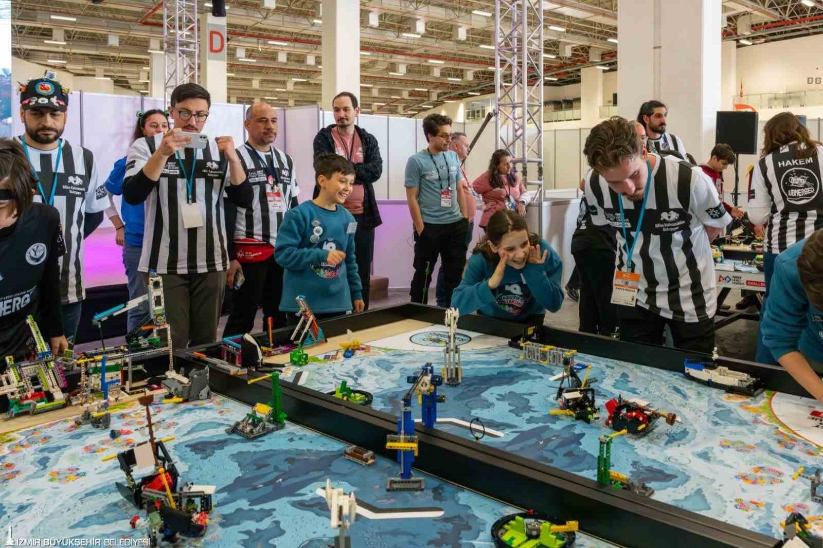 Bilim Kahramanları’nın yeni görevi okyanusları keşfetmek