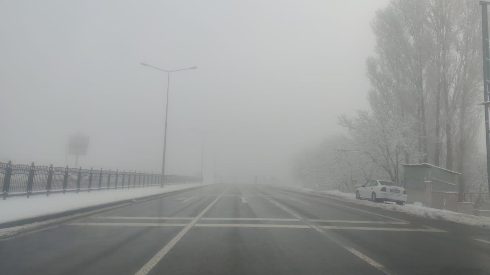 Bing&ouml;l- Muş yolunda sis etkili oldu
