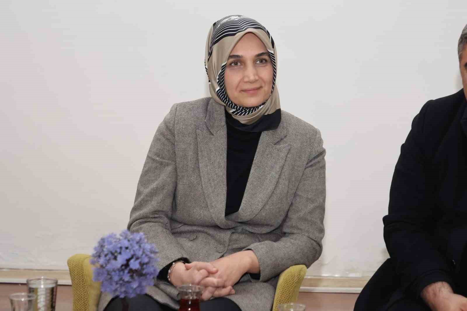 Vali Yiğitbaşı, gen&ccedil;lerle buluştu
