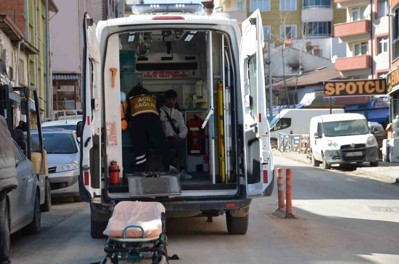 Bilecik&rsquo;te motosikletin devrilmesi sonucu 2 kişi yaralandı
