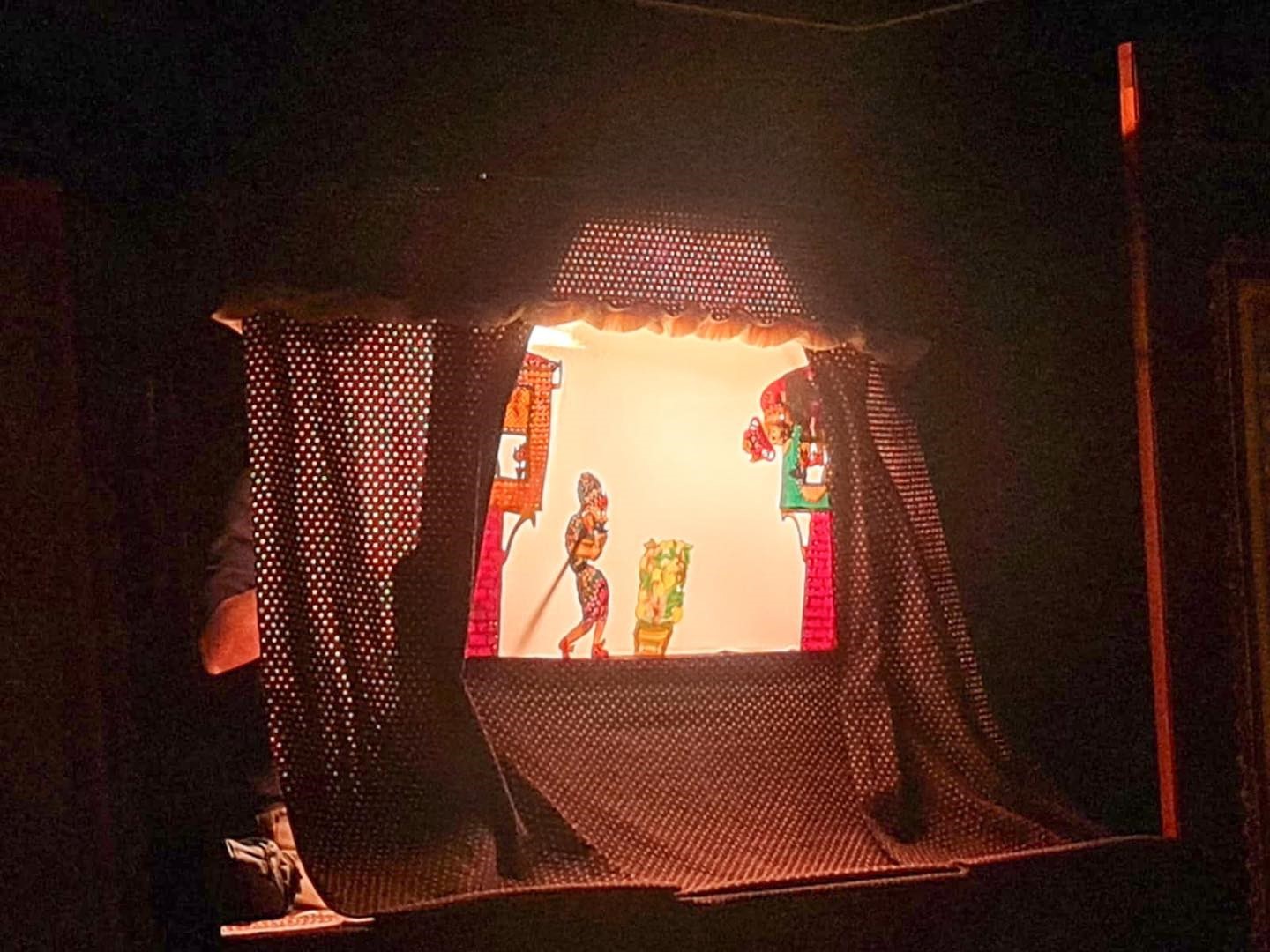 Erzincan’da Karagöz ve Hacivat gölge oyunu