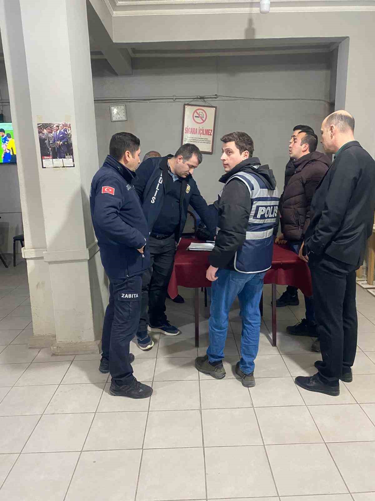 T&uuml;t&uuml;n &uuml;r&uuml;nleri denetiminde 4 işletmeye ve 18 kişiye idari işlem
