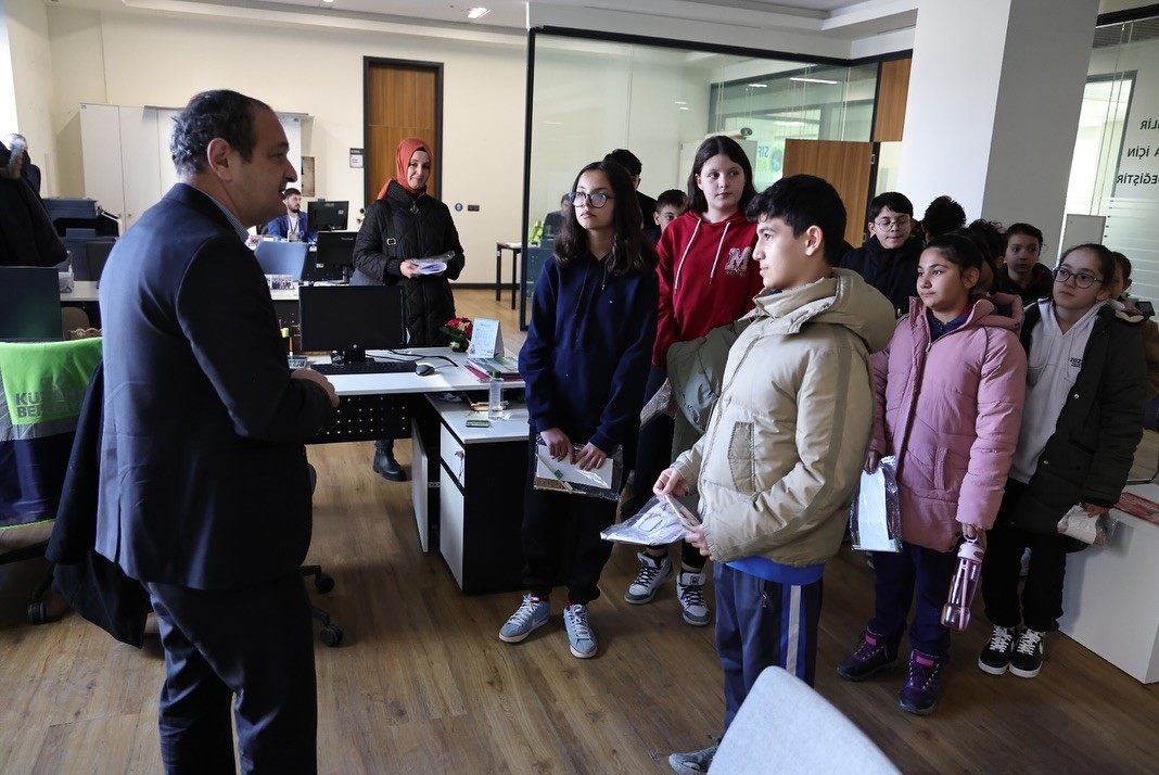 K&uuml;tahya Belediyesi&rsquo;nden &ouml;ğrencilere sıfır atık eğitimi
