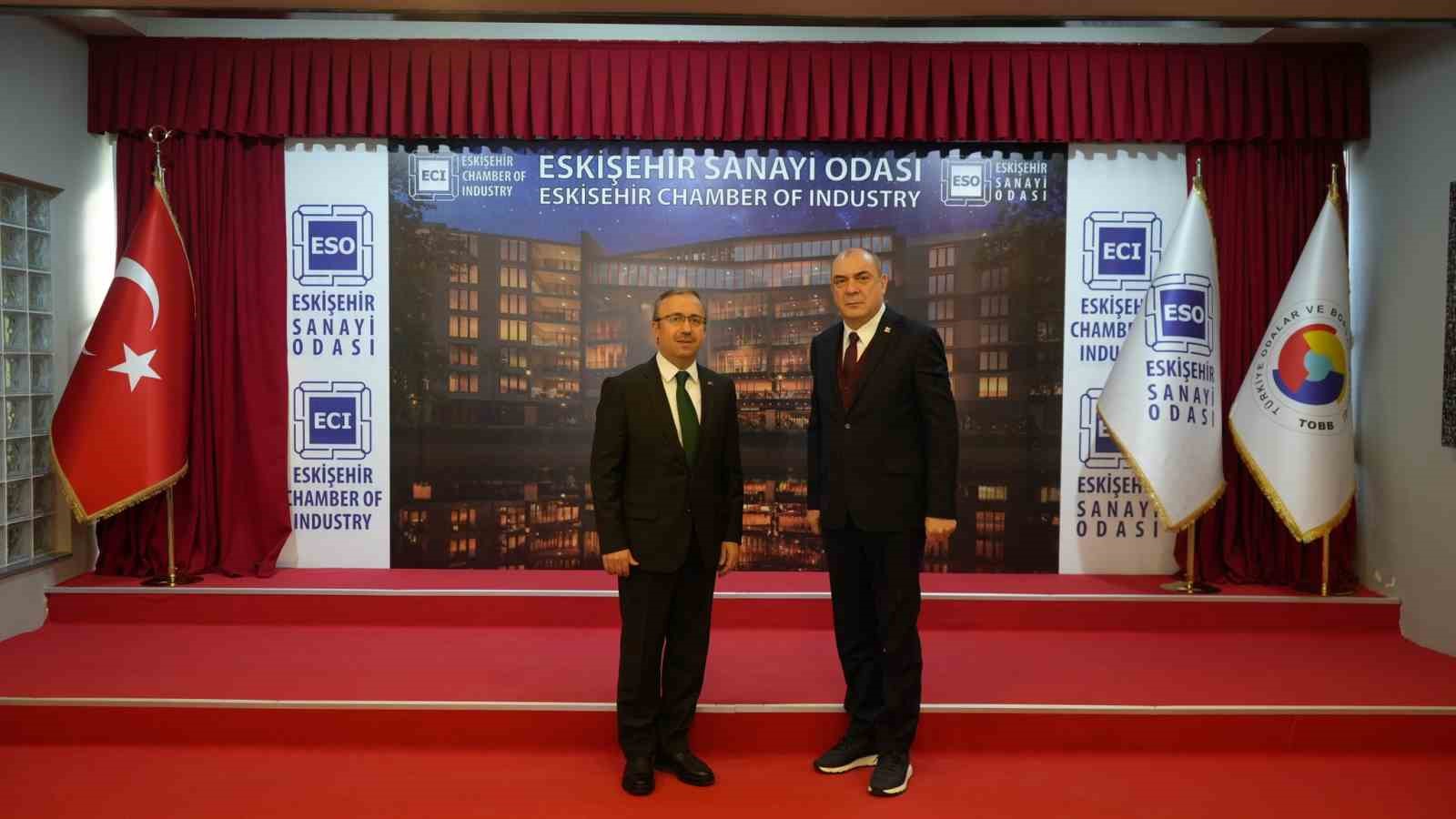 Mesleki eğitimde sanayi ile g&uuml;&ccedil;l&uuml; iş birliği
