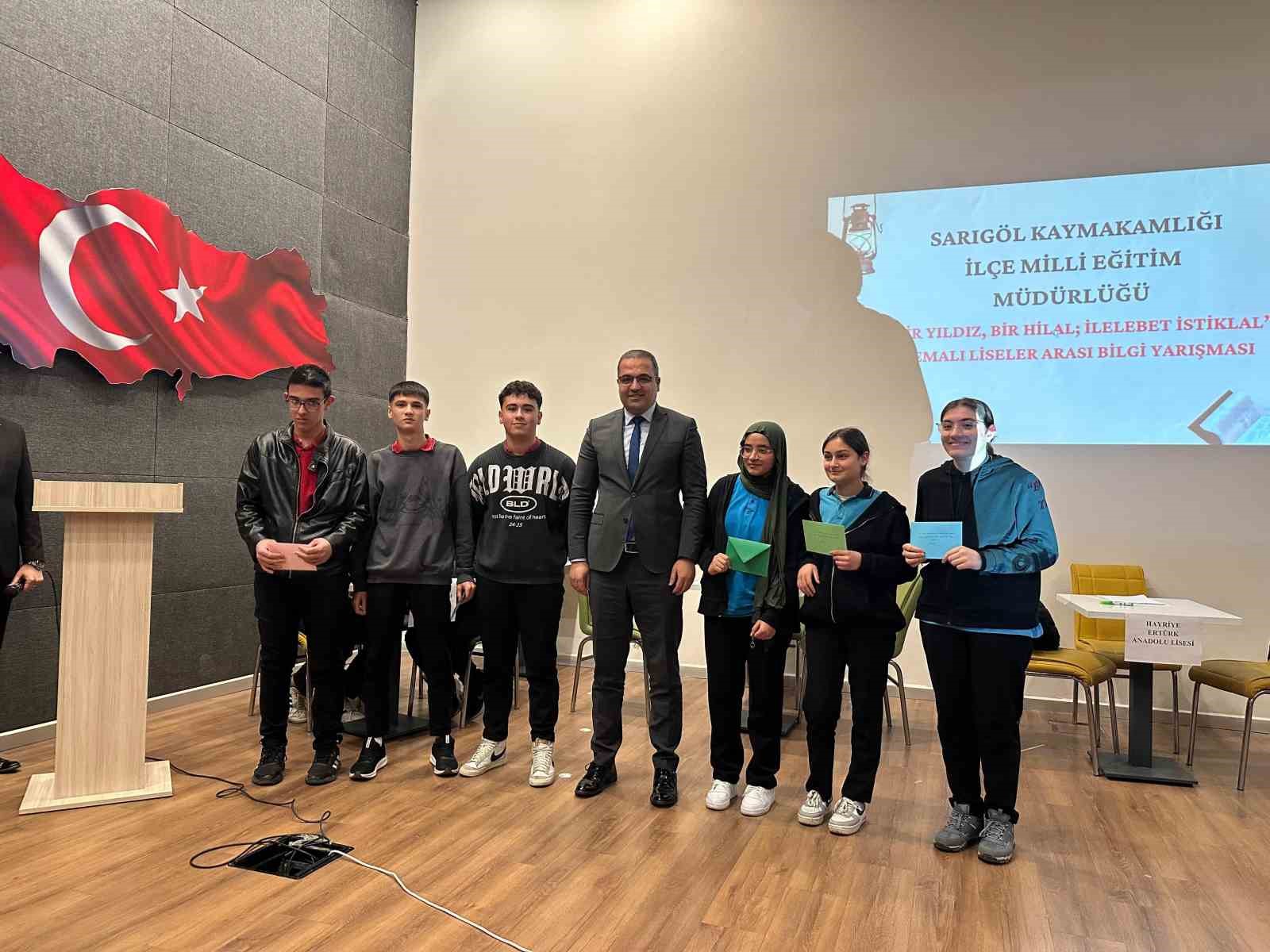 Liseliler bilgi yarışmasında kıyasıya m&uuml;cadele etti
