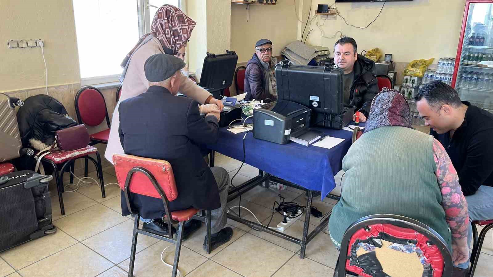 Uşak&rsquo;ta 253 vatandaşın başvuruları adreslerinde alındı
