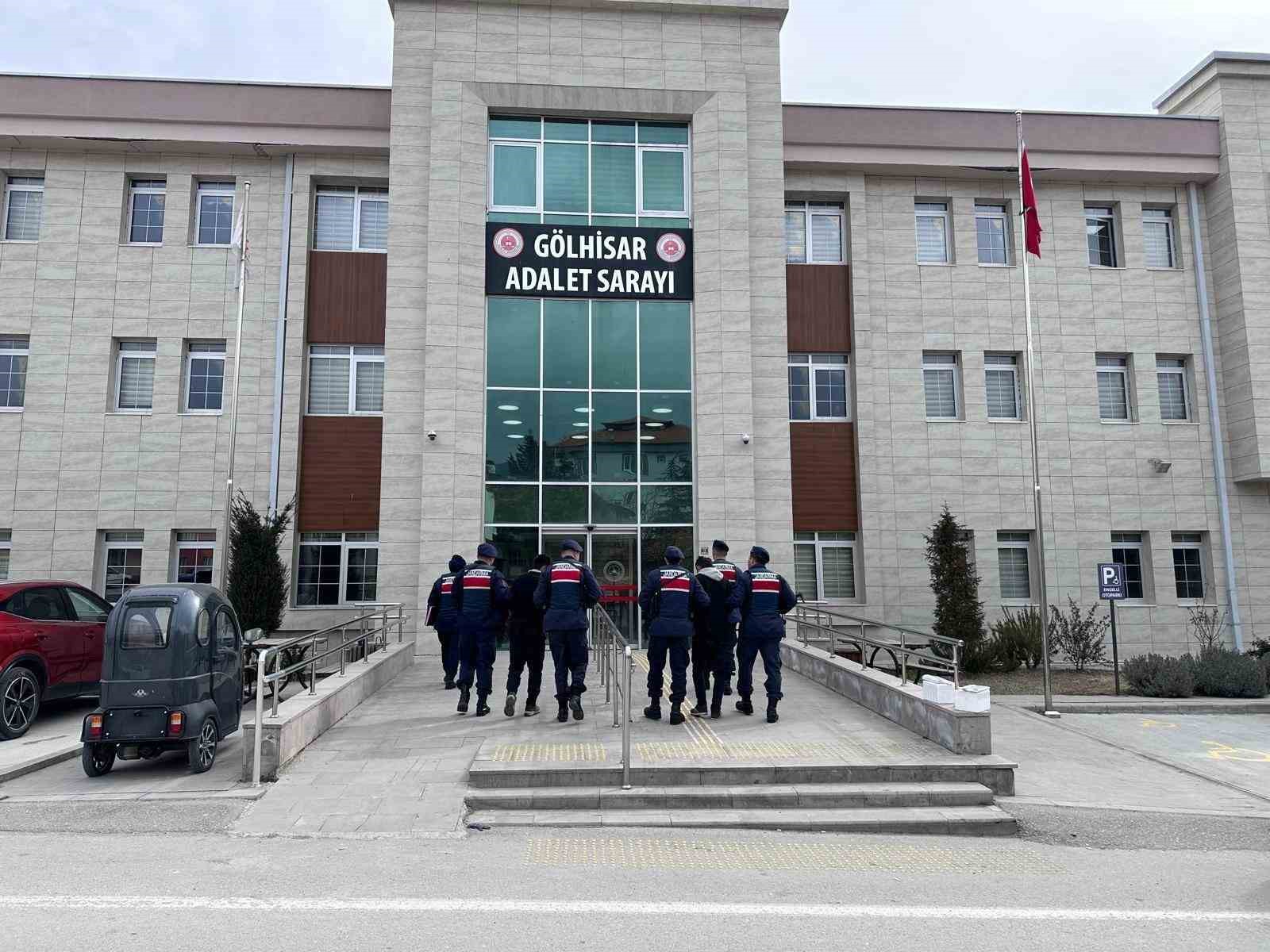 Burdur’da narkotik ve kaçakçılık operasyonuna 2 tutuklama