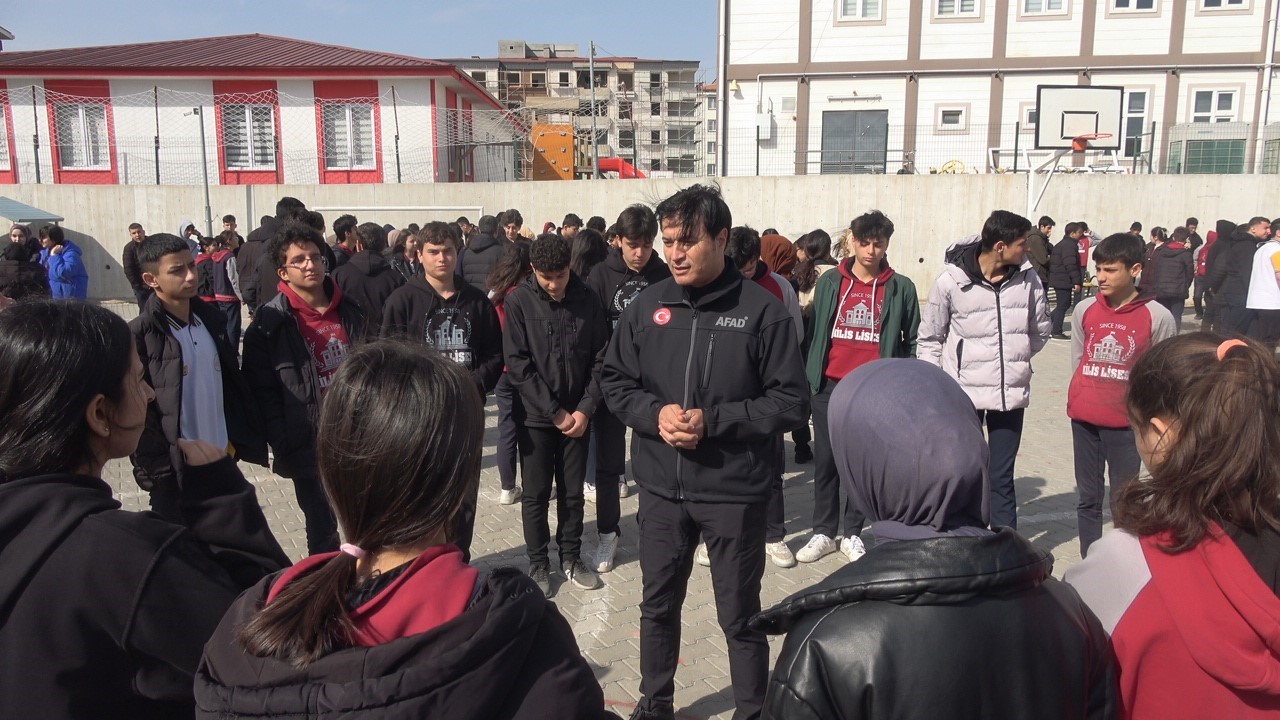 Kilis Lisesi&rsquo;nde deprem tatbikatı
