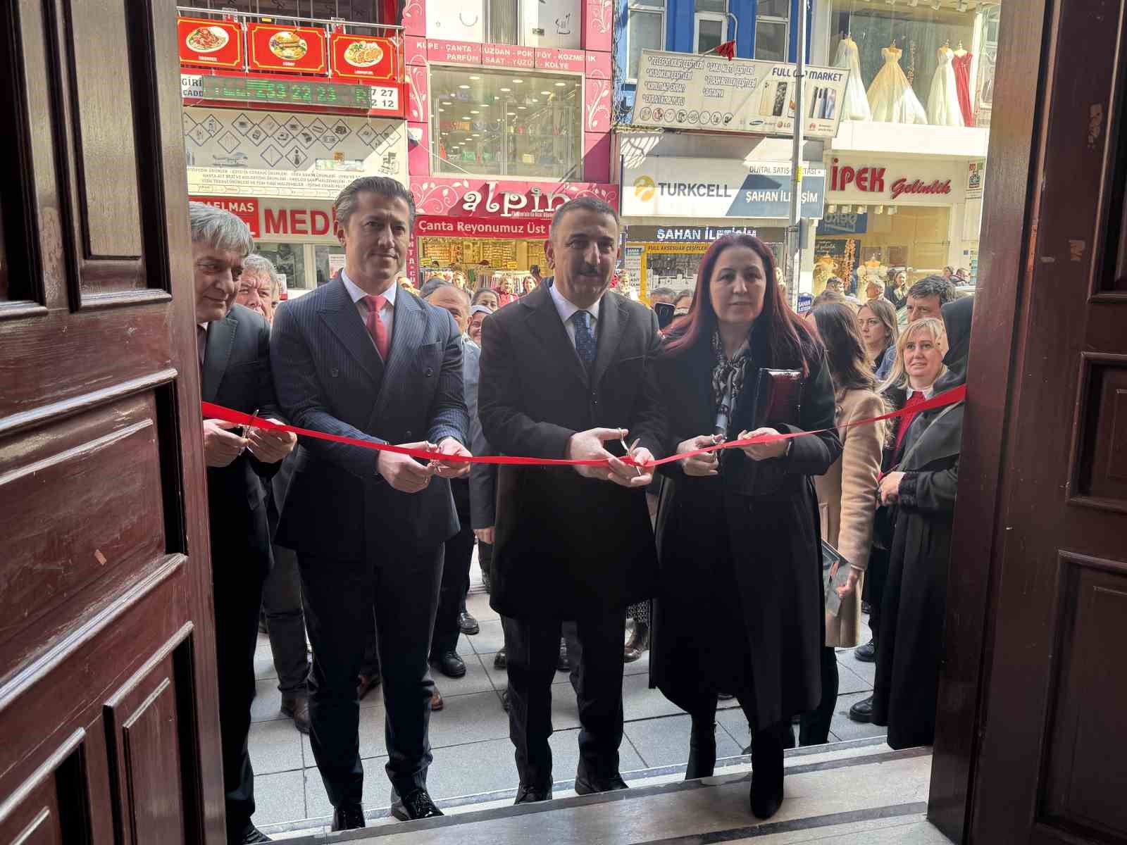 Vergi konulu resim ve afiş sergisi açıldı