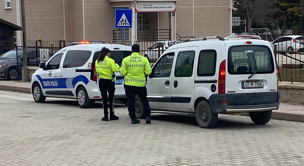 Kulu&rsquo;da okul &ouml;nlerinde denetimler s&uuml;r&uuml;yor
