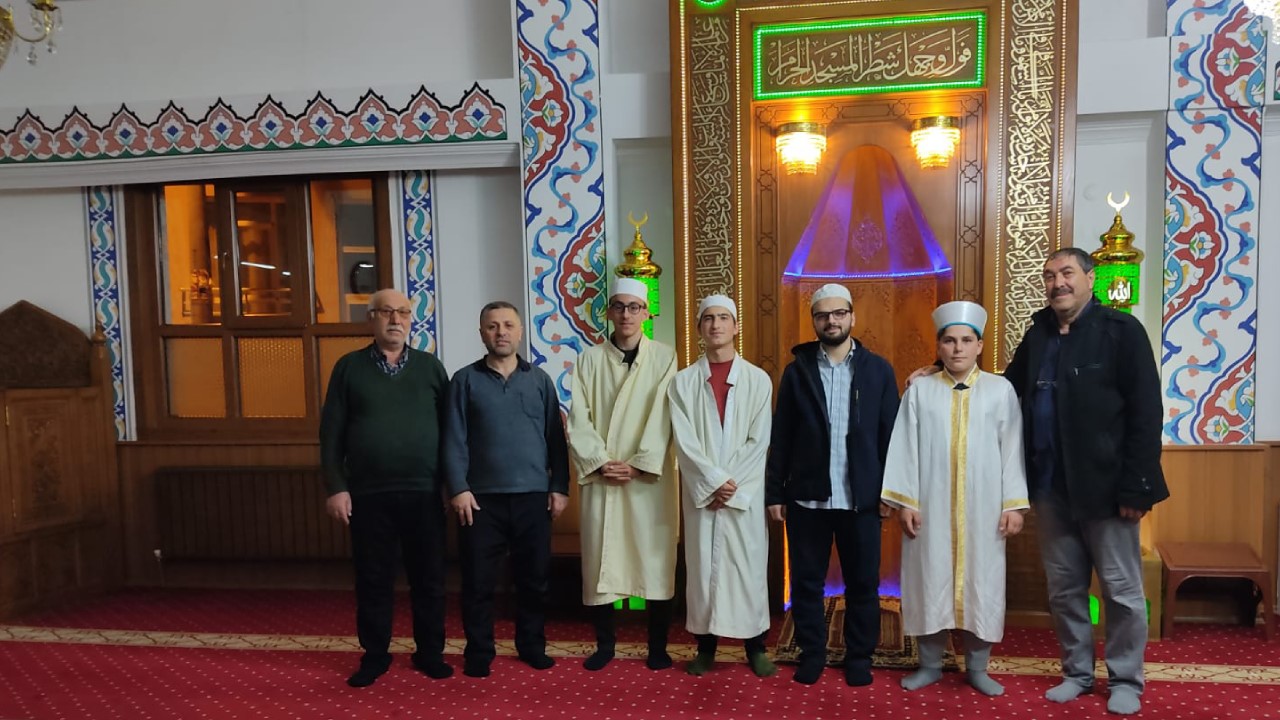 Bozkır’da hatimle teravih namazı