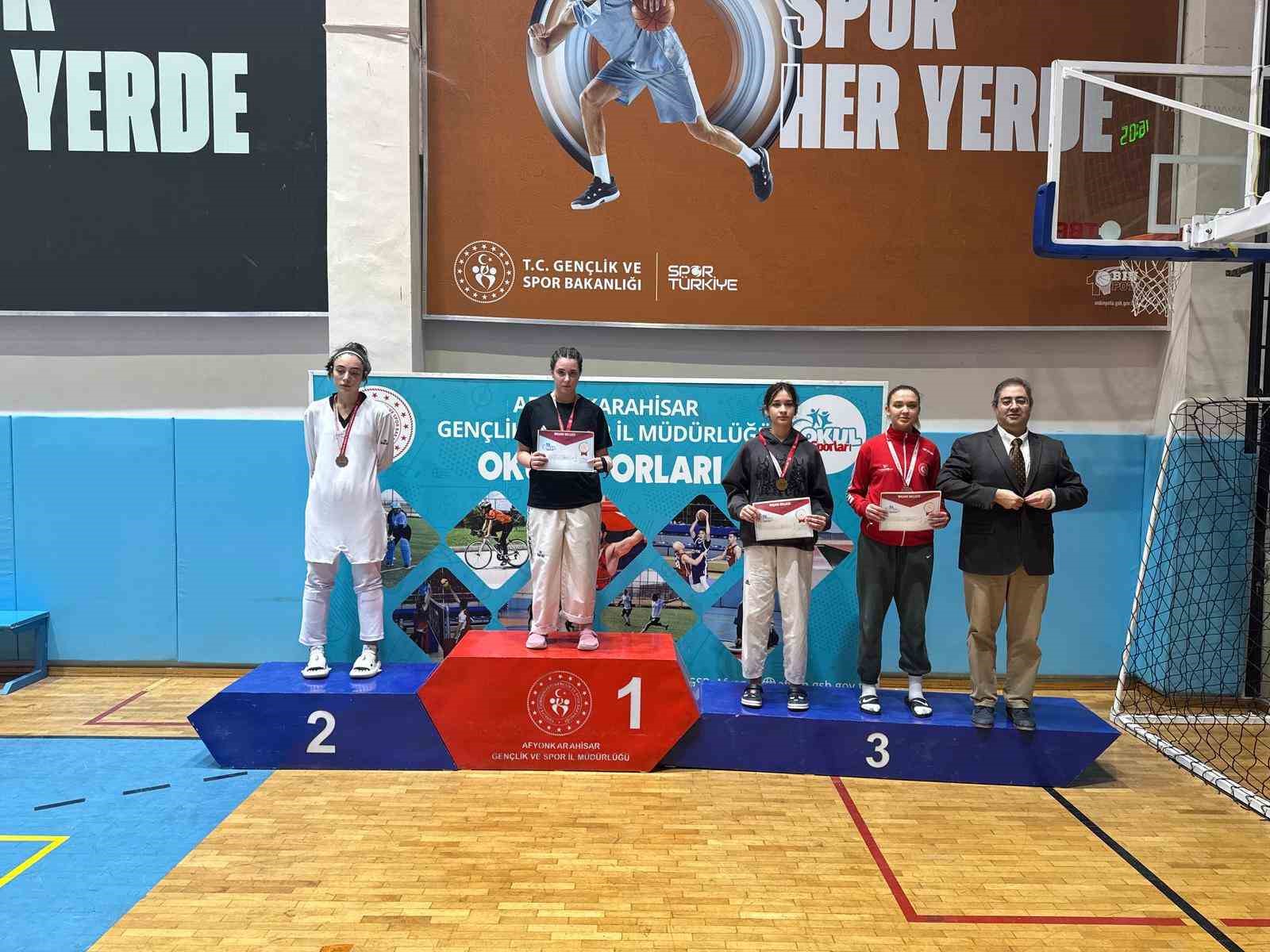 Tekwonda&rsquo;da Balıkesirli İpek T&uuml;rkiye Şampiyonası&rsquo;na katılmaya hak kazandı
