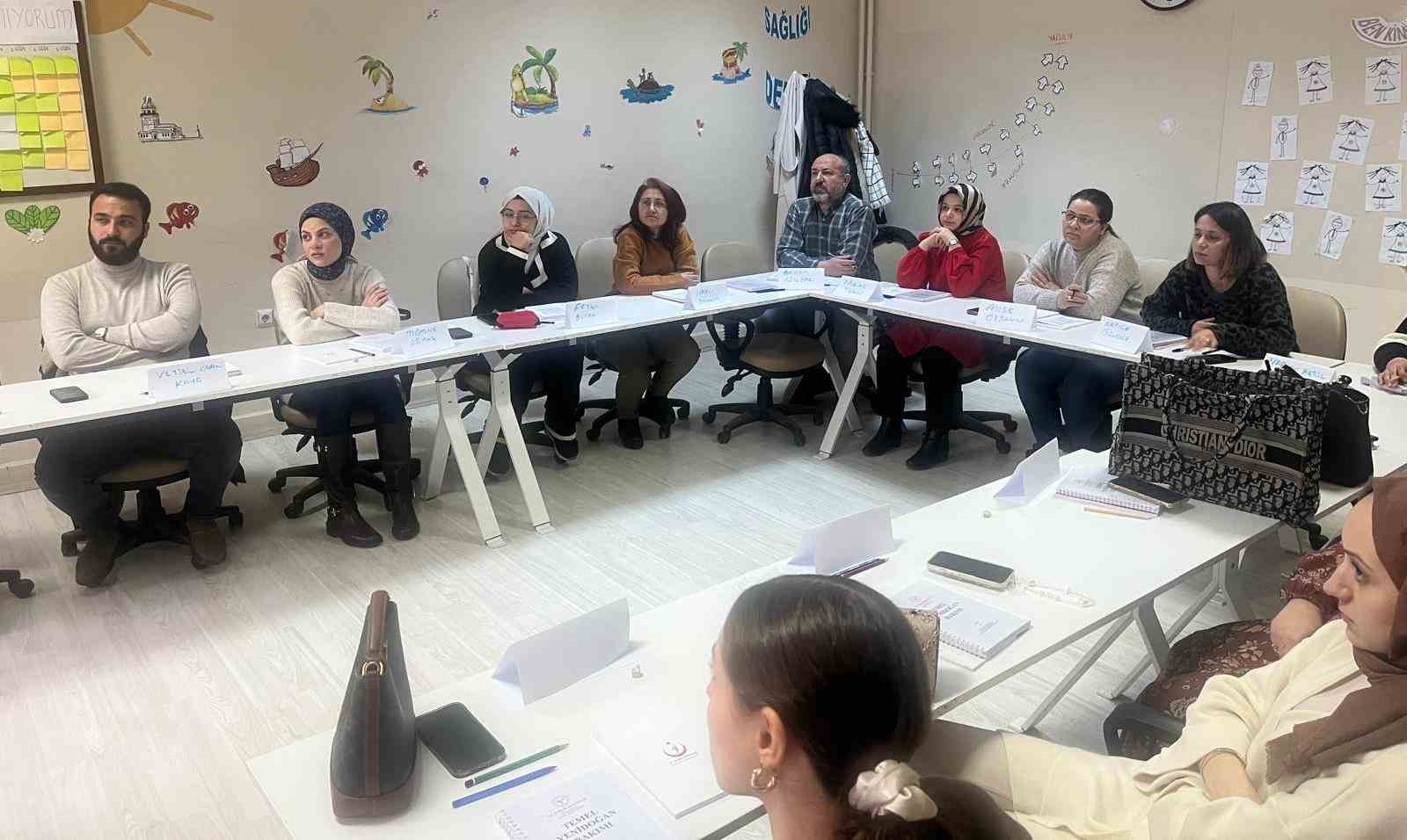Temel yenidoğan bakımı eğitim programı devam ediyor
