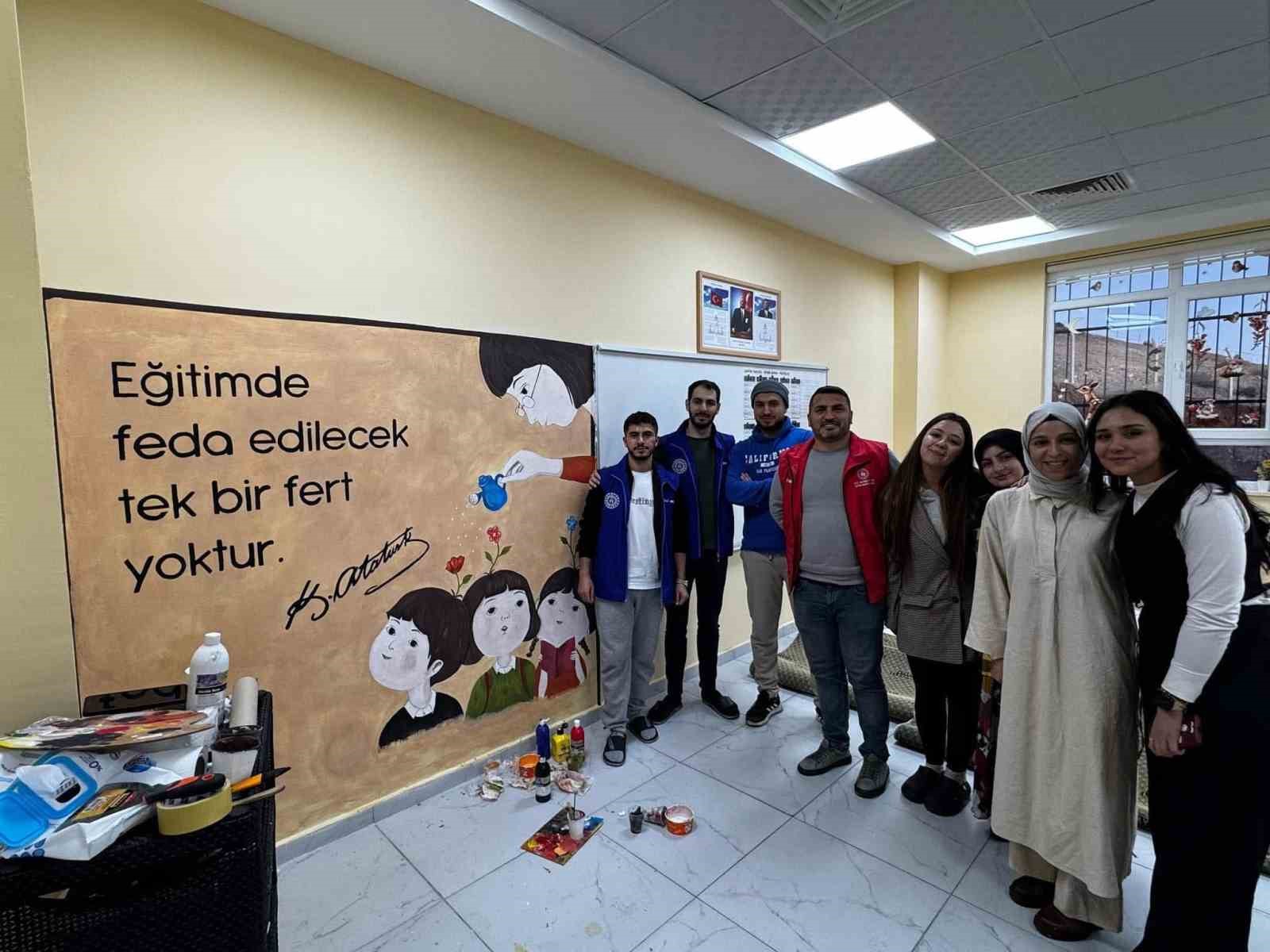 Batman’da özel eğitim okulunda duvar sanatla renklendi