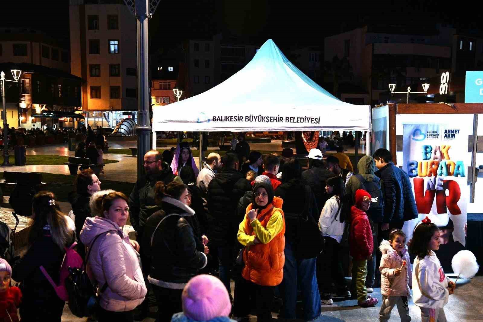 Ahmet Akın, Ramazan Geleneğini Balıkesir&rsquo;de yaşatıyor
