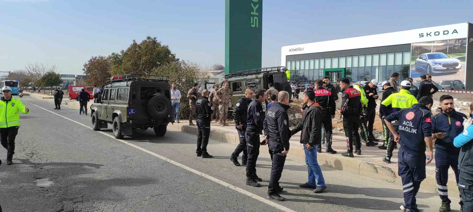 &Ouml;zel harekat polisleri kaza yaptı: 5 yaralı
