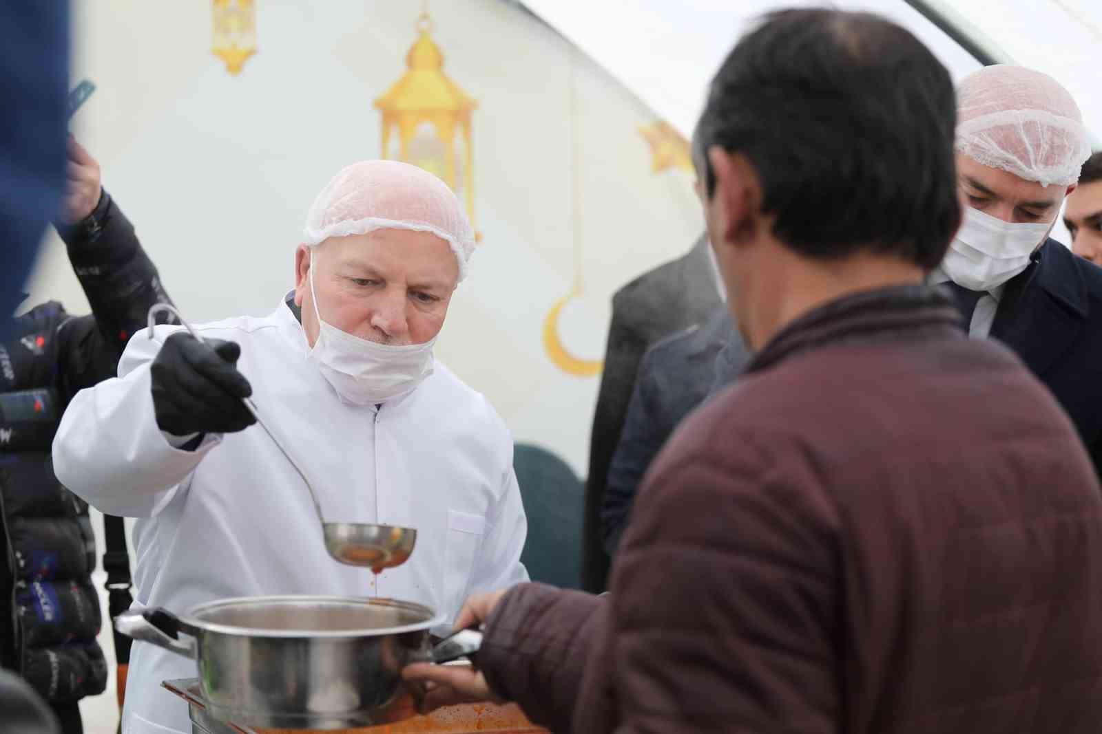 B&uuml;y&uuml;kşehir&rsquo;den 5 bin aileye Ramazan desteği
