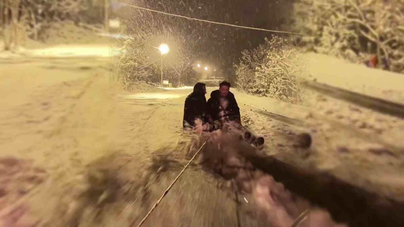 Uzundere&rsquo;de gen&ccedil;lerin kar keyfi
