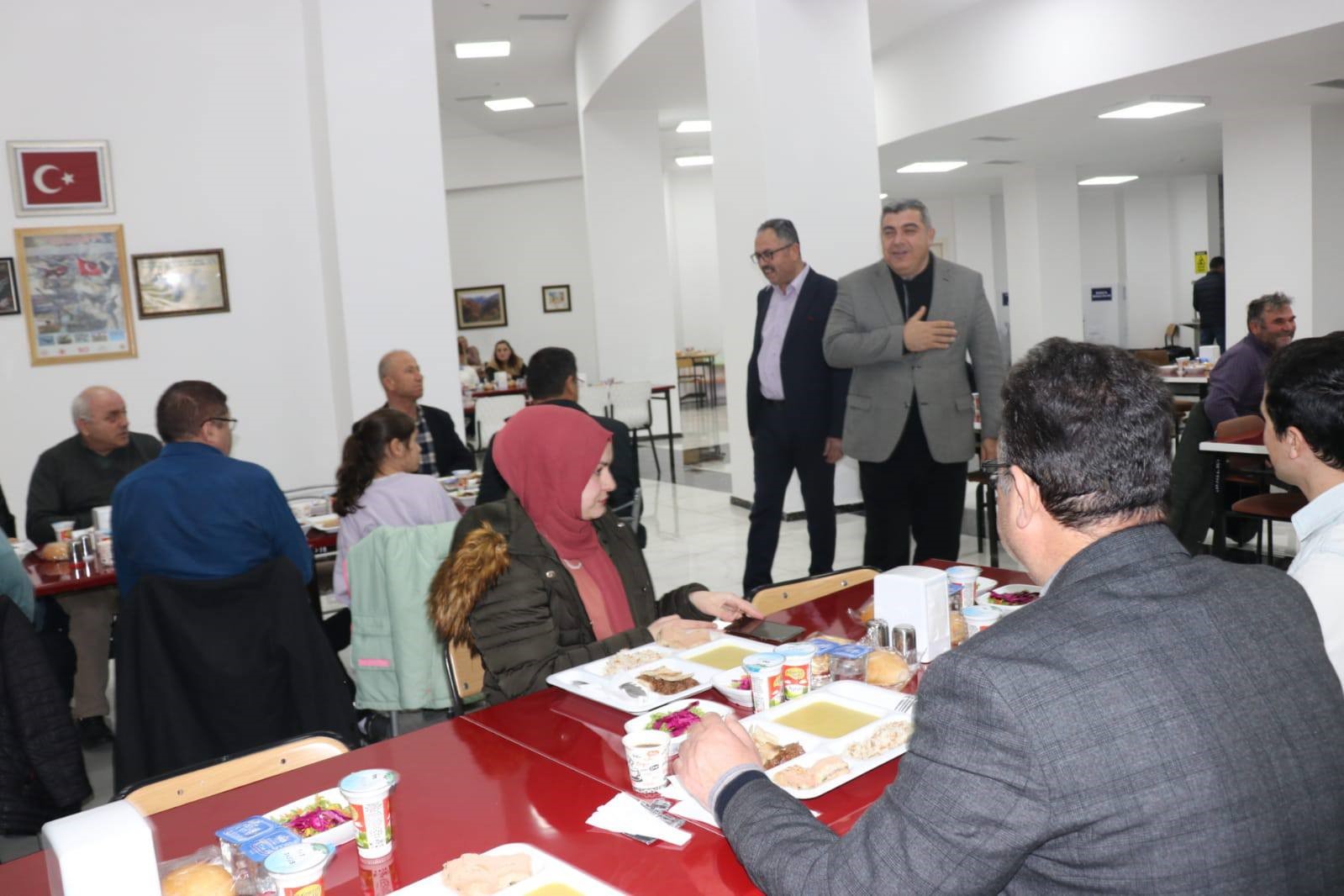 Eğitim camiası iftarda buluştu