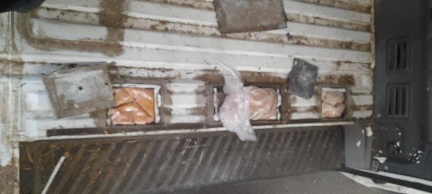 Türk gençlerini zehirleyeceklerdi: 23,9 kilogram kokain ve 27,24 kilogram sentetik uyuşturucu yakalandı