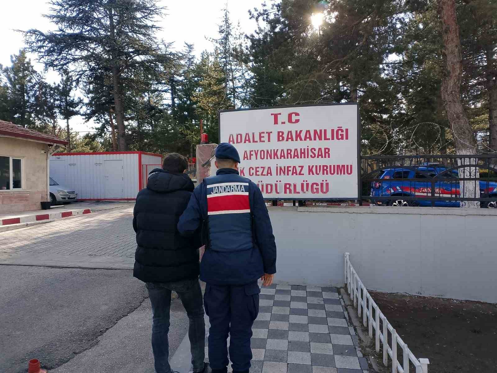 Afyonkarahisar’da aranan şahıs yakalandı