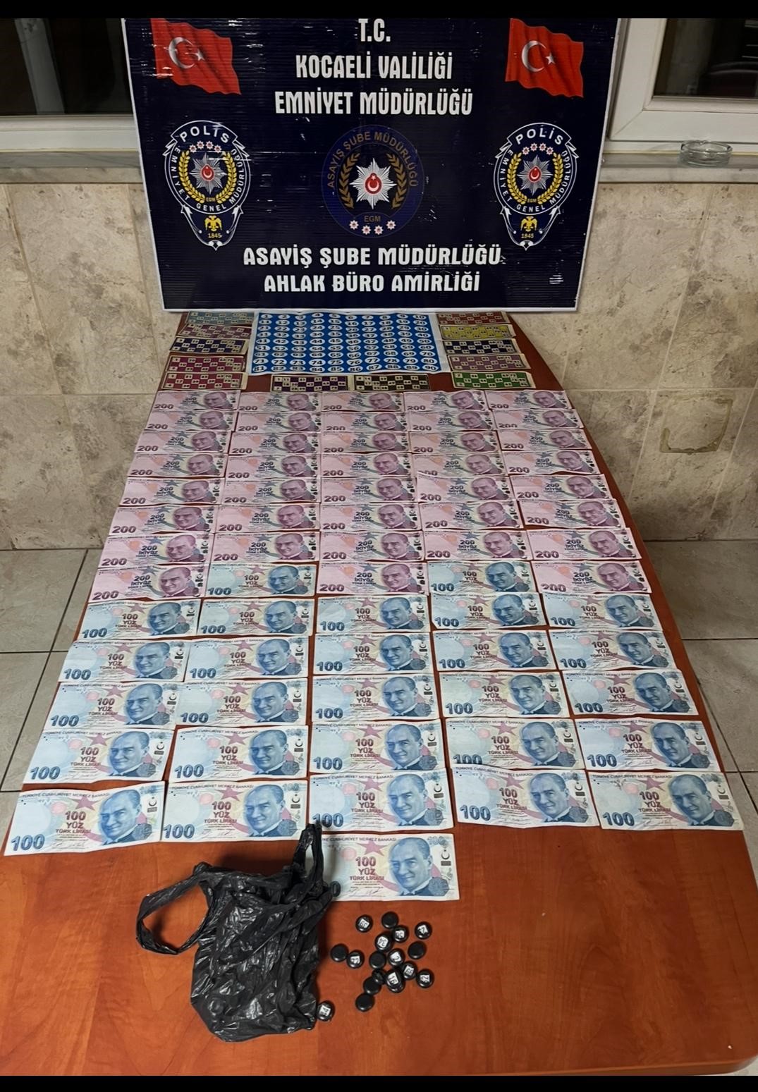 Kocaeli’de kumar oynayan 12 kişiye 110 bin 964 lira ceza
