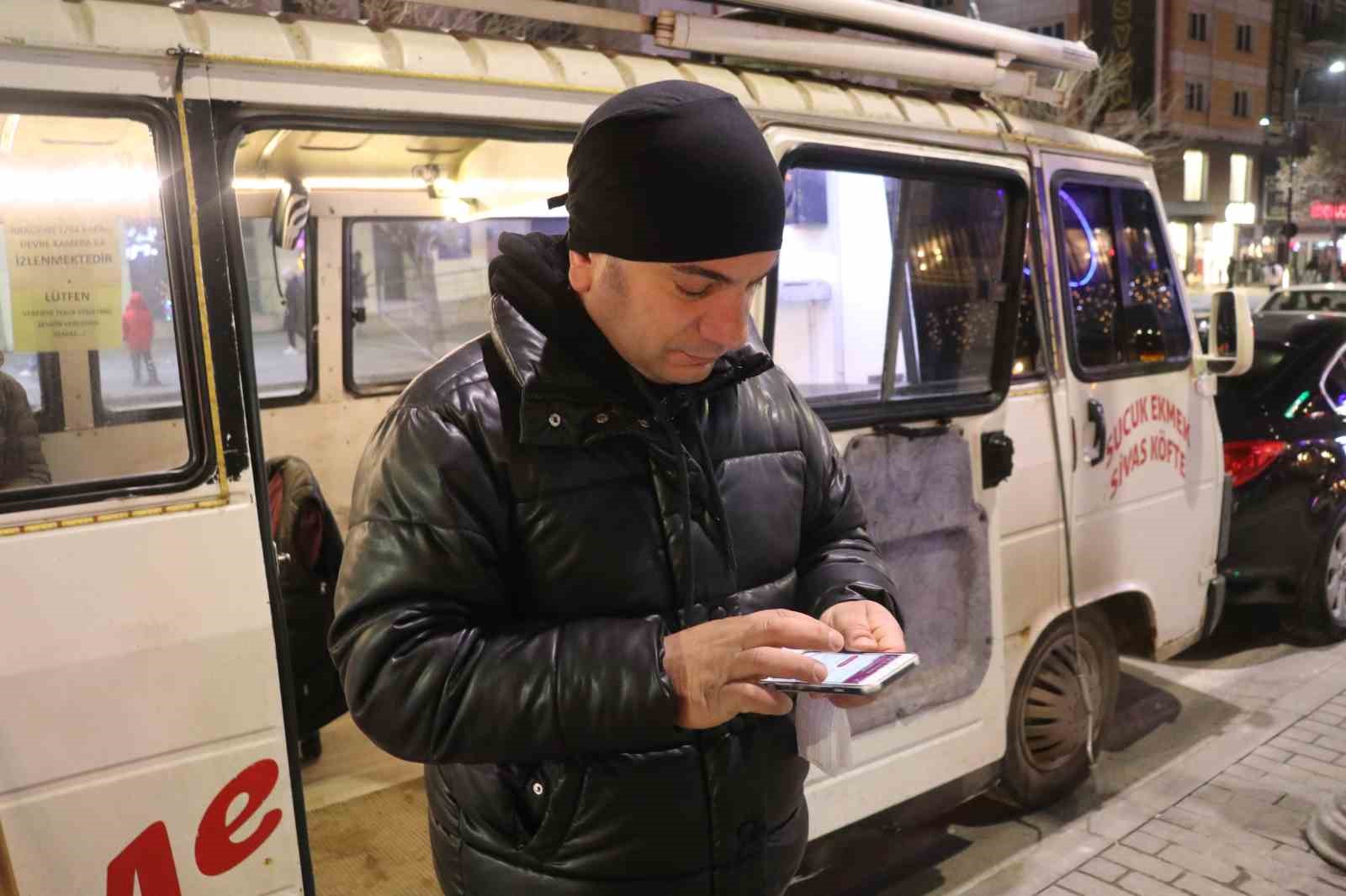 Hesabına 600 TL yerine 600 bin TL g&ouml;nderildi, neye uğradığını şaşırdı
