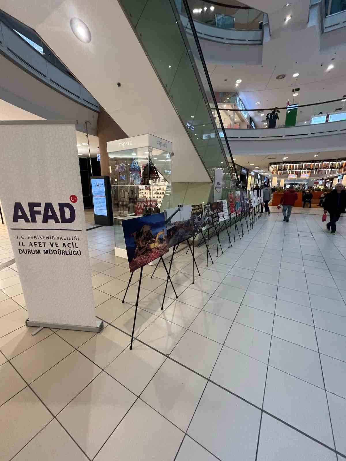 Espark&rsquo;ta deprem farkındalık sergisi d&uuml;zenlendi
