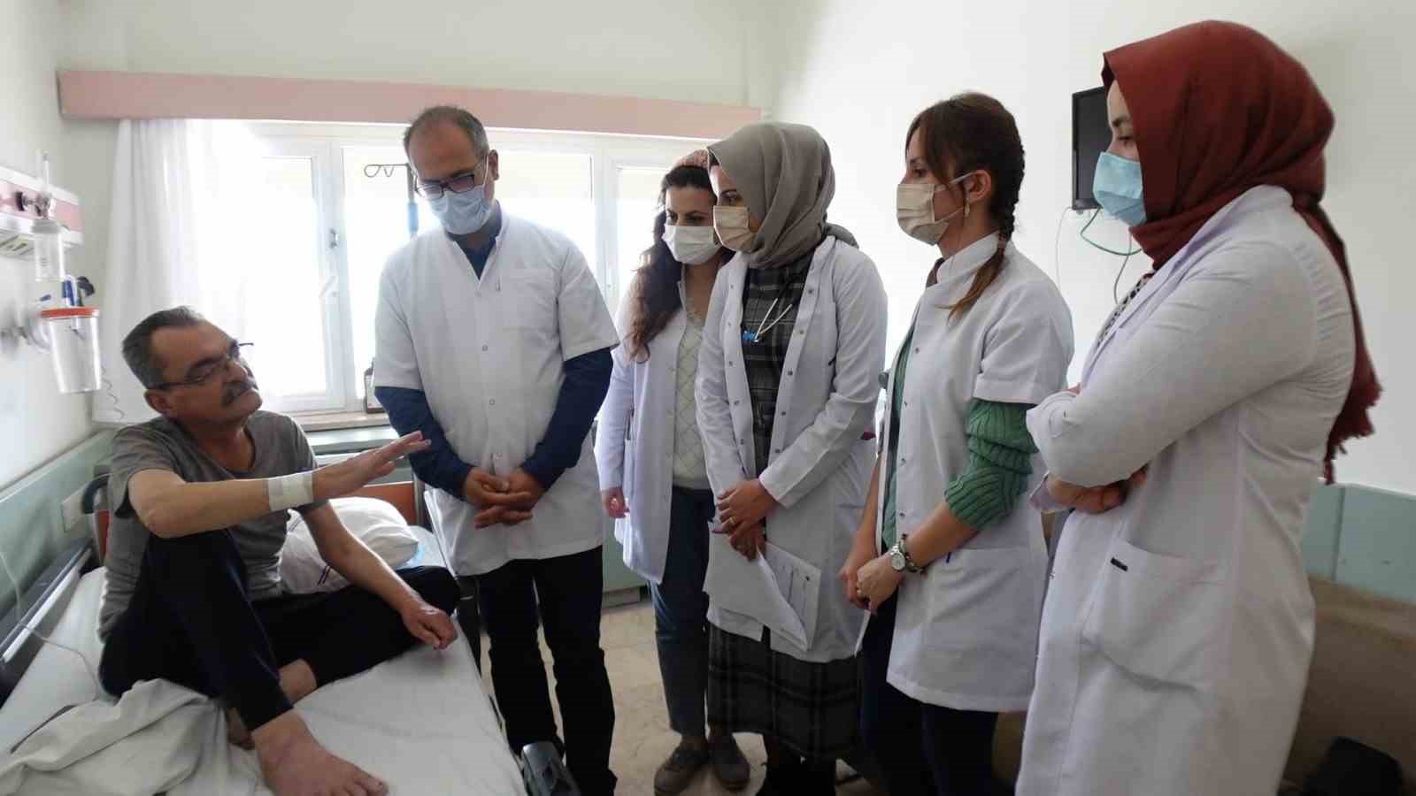 Doç. Dr. Karataş: "Ailevi Akdeniz Ateşi Hastalığı genetik geçişlidir"